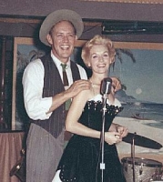 Hank Penny (l) and Sue Thompson